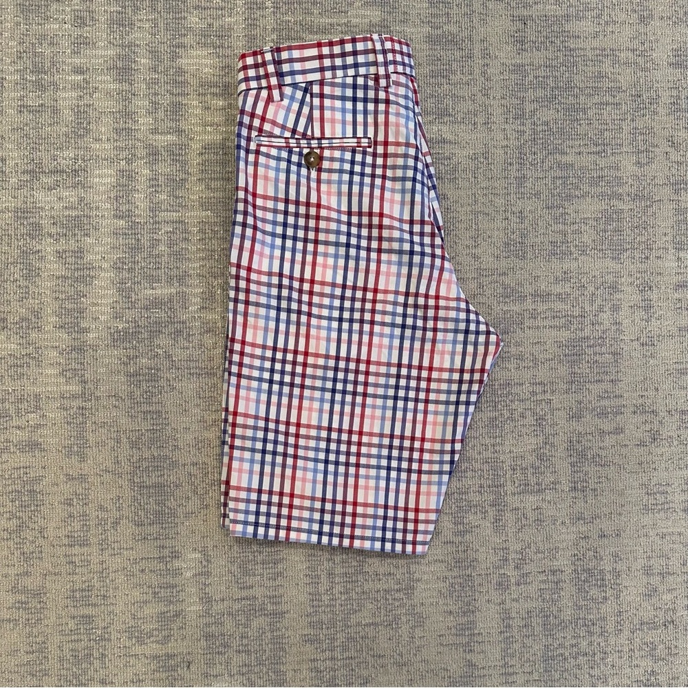 b.e. Shorts - Picture 2 of 4